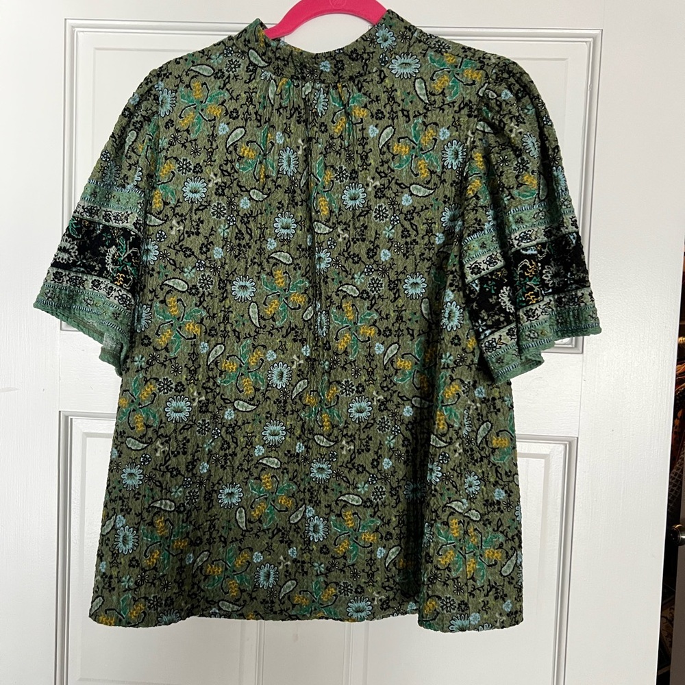 Loft Tunic green and black, flowy, high neck, wide sleeve